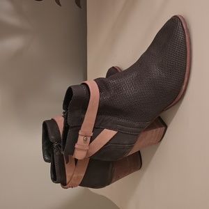 Dolce Vita leather booties, size 8.5
